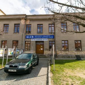 budova KLUB Mn. Hradiště s.r.o.
