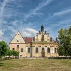 kaple sv  Anny a kostel Tří králů