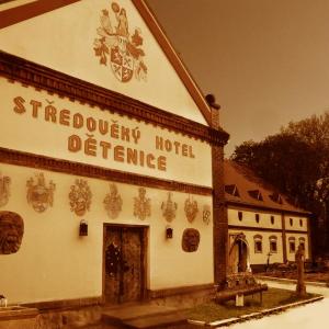 Středověký hotel Dětenice