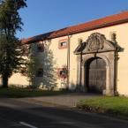 Červený dvůr, Jenišovice