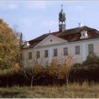 DOMOUSNICE Zámek