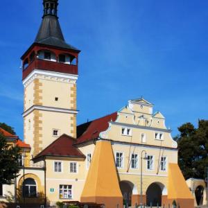 Vyhlídková věž dobrovické radnice, autor: Karel Mulač